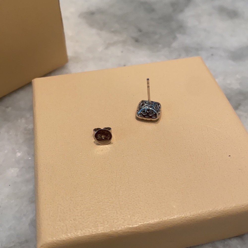 Diamond Earring Stud - image 6